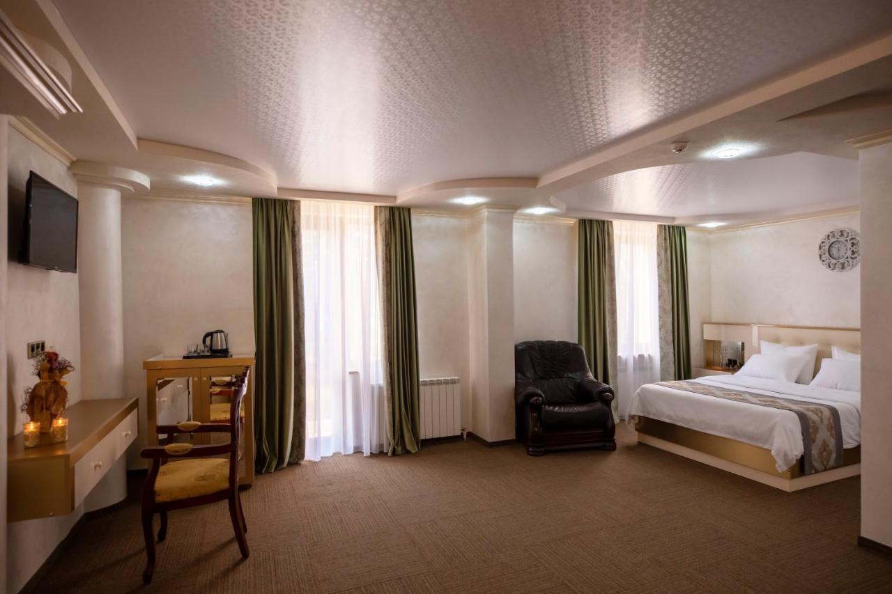 Georgia Gold Hotel Gori Buitenkant foto
