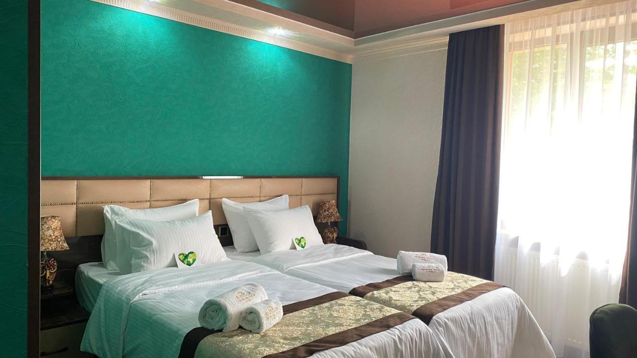 Georgia Gold Hotel Gori Buitenkant foto